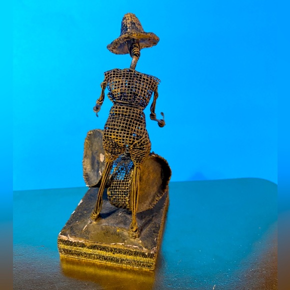 MID CENTURY MODERNIST ART WIRE SCUPTURE DRUMMER FIGURE 5.25” - Picture 10 of 11